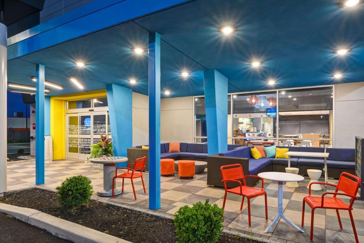 Tru By Hilton Syracuse North Airport Area Hotel Liverpool Exterior photo